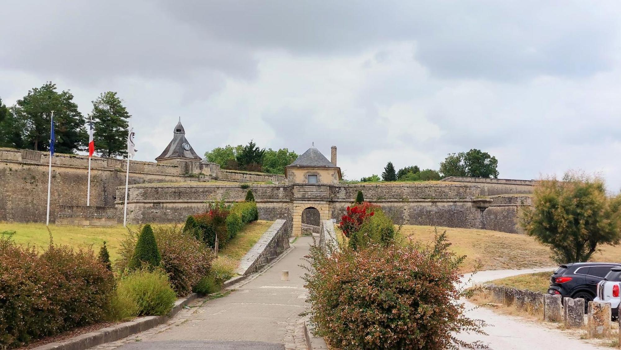 Saint-Seurin-de-CursacDuplex Cocoon - 10 Min De Blaye - 20 Min Cnpe - Wifi - Tv Hdアパートメント エクステリア 写真