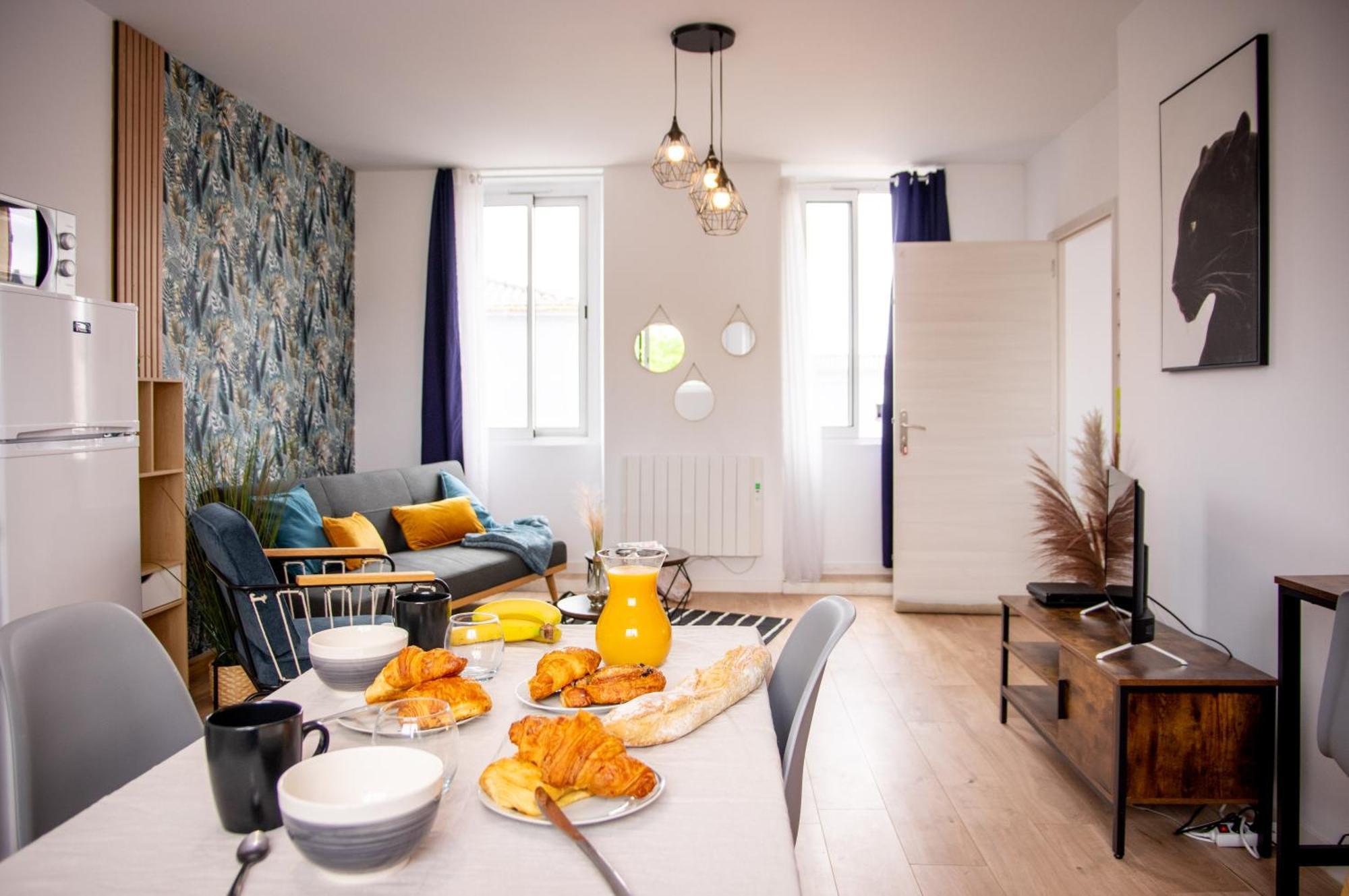 Saint-Seurin-de-CursacDuplex Cocoon - 10 Min De Blaye - 20 Min Cnpe - Wifi - Tv Hdアパートメント エクステリア 写真